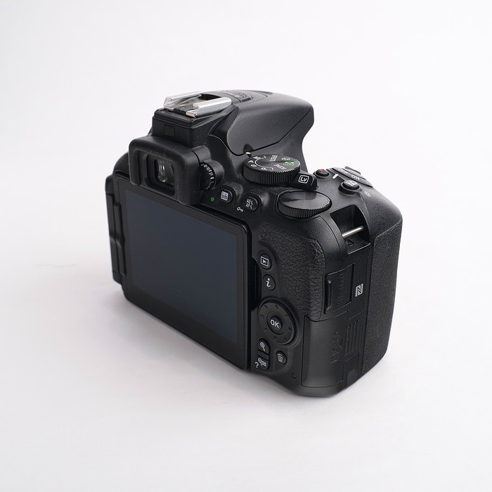 ニコン D5600 ボディ