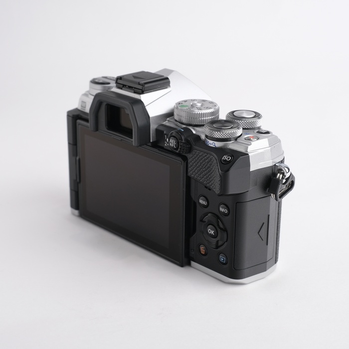 オリンパス OM-D E-M5 MARKIII ボディ シルバー