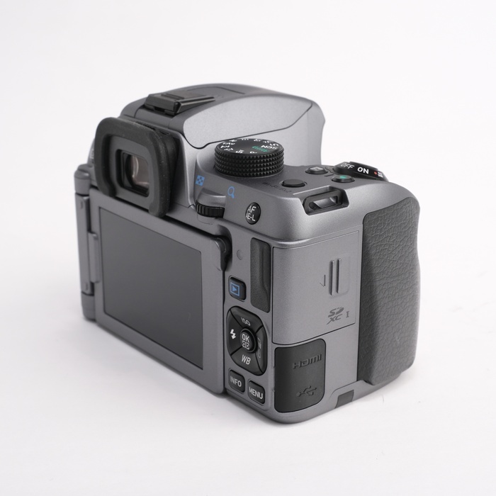 ペンタックス K-70 ボディ シルキーシルバー