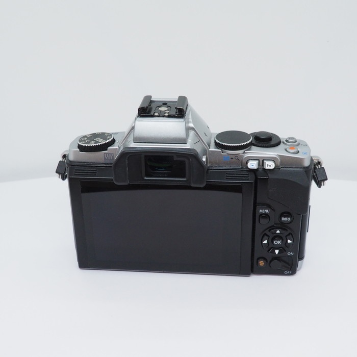 オリンパス OM-D E-M5 ボディ シルバー