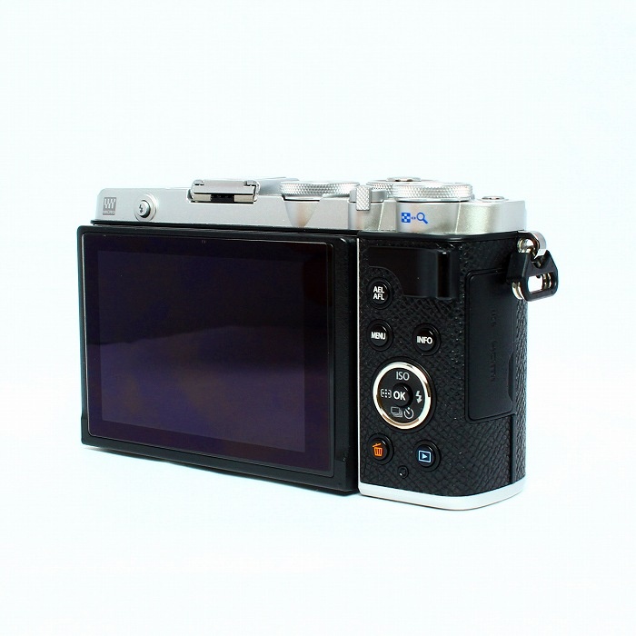 オリンパス E-P7 ボディ シルバー