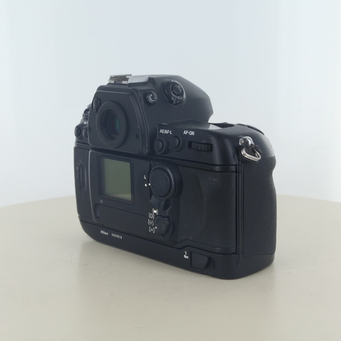 ニコン F6ボディ