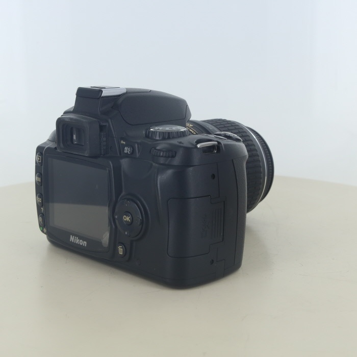 ニコン D40 レンズキット(AF-S 18-55/3.5-5.6G II) ブラック