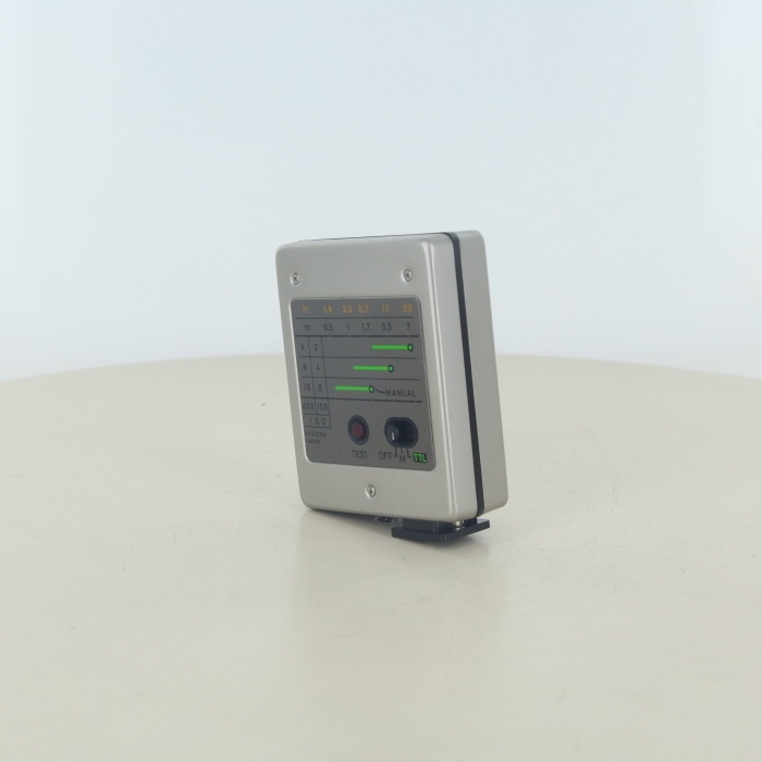 コンタックス ストロボ TLA140