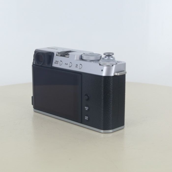 フジフイルム X-E4 ボディ シルバー