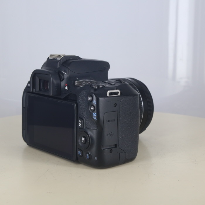 キヤノン EOS KISS X10/EF-S18-55 IS STM レンズキツト BK