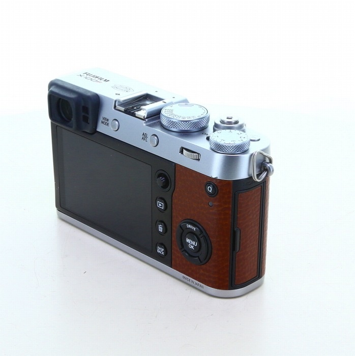 フジフイルム X100F ブラウン