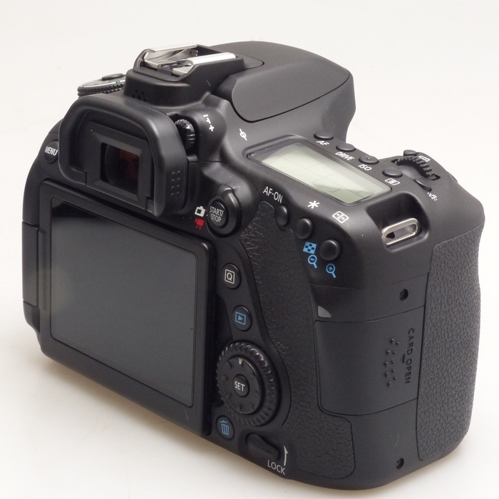 キヤノン EOS 80D ボデイ