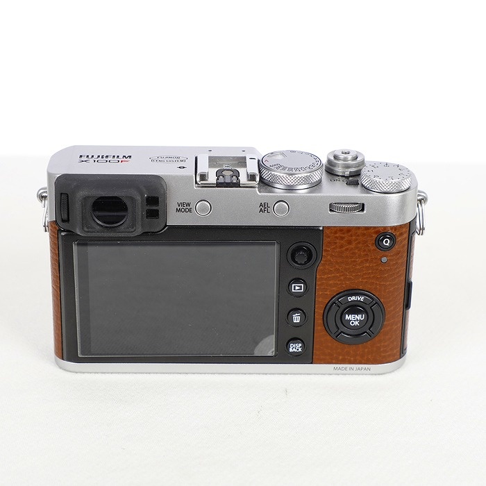 フジフイルム X100F ブラウン