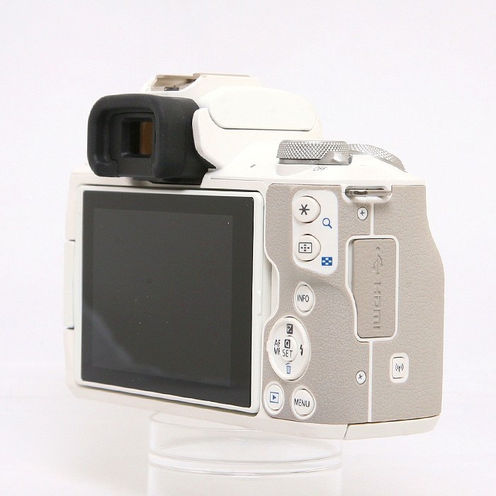 キヤノン EOS M50 MarkII ホワイト(EOS Kiss M2海外モデル)※充電器無し