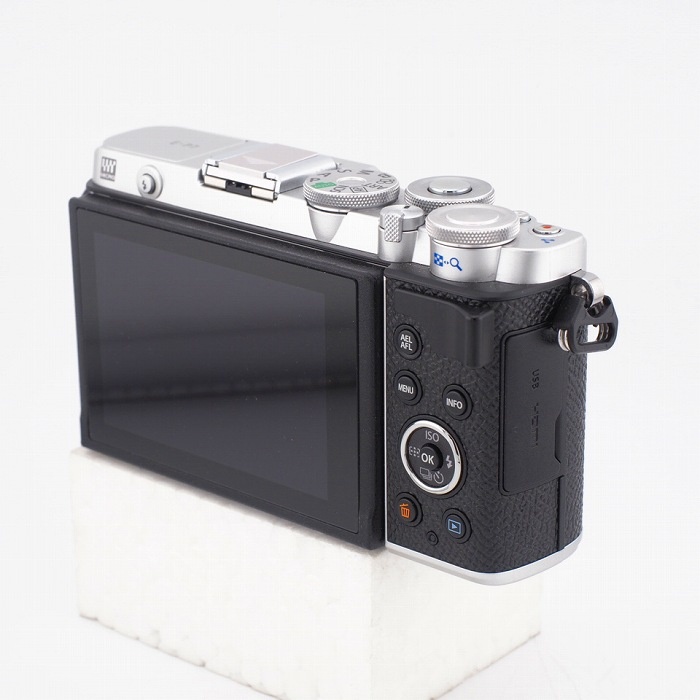 オリンパス E-P7
