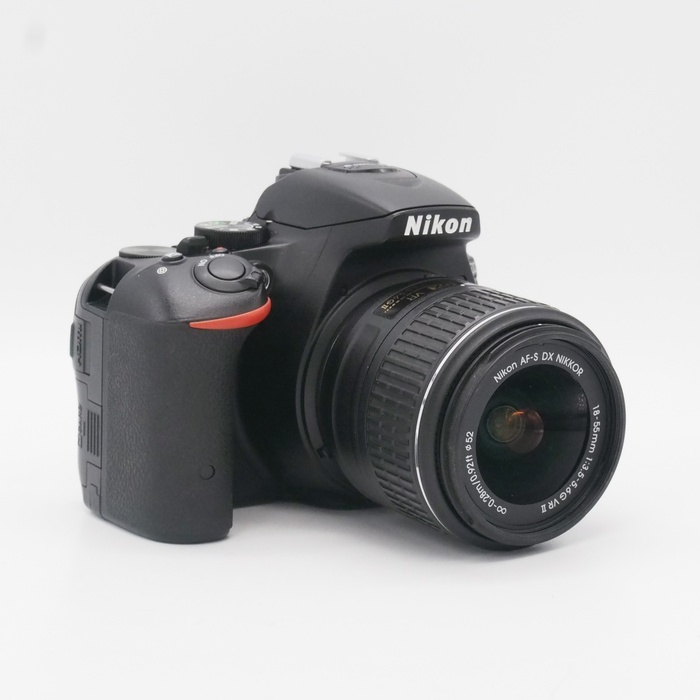 ニコン D5500 18-55VR2 レンズキツト ブラツク