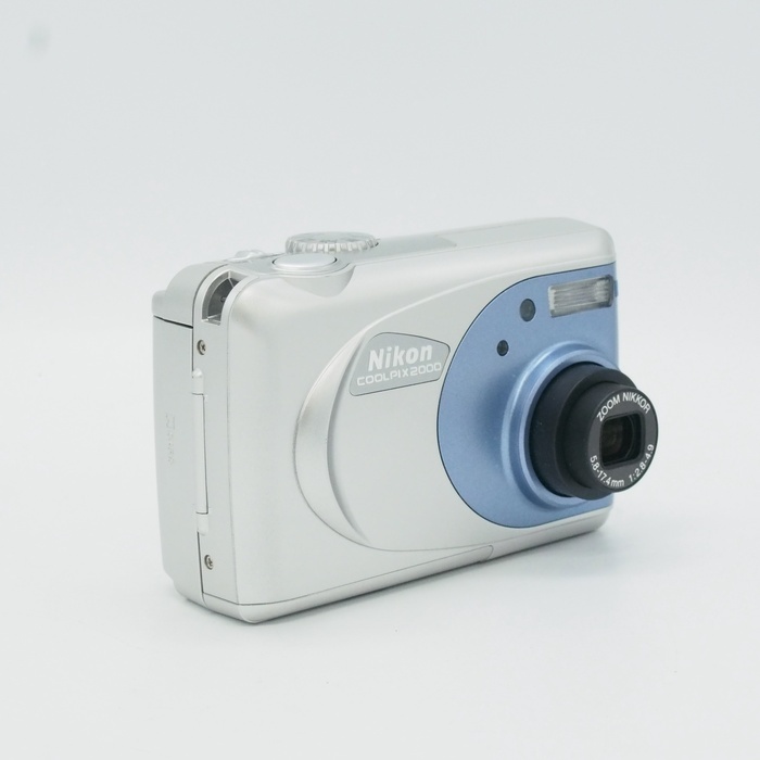 ニコン COOLPIX2000