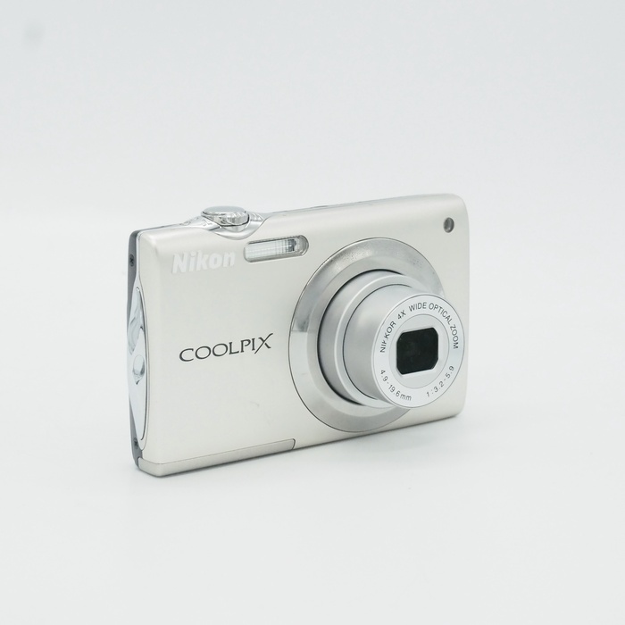 ニコン COOLPIX S3000 シルバー