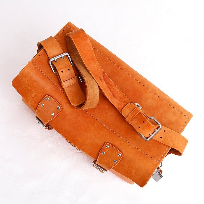 ソノタ MASUMI 革製カメラバック