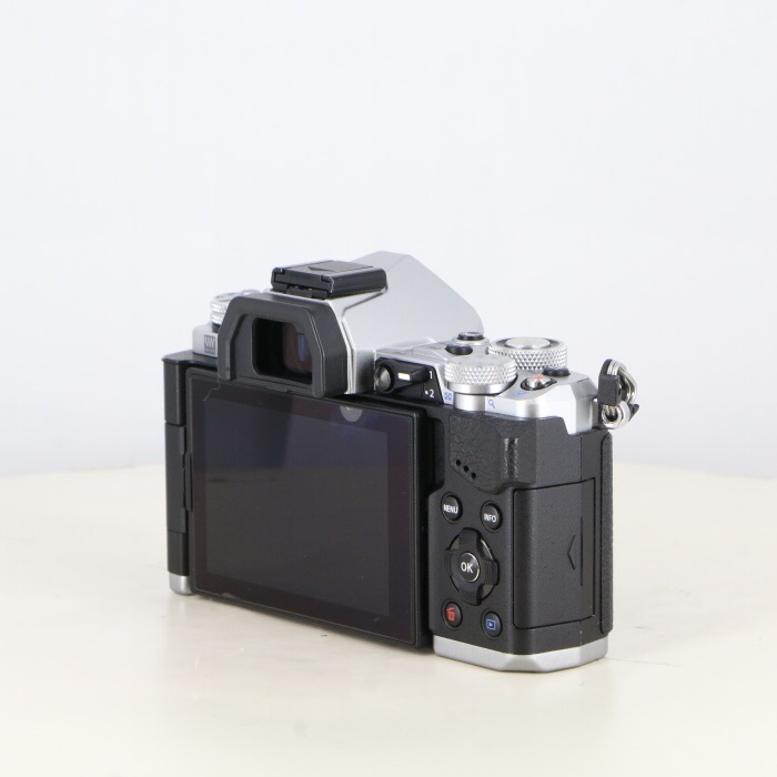 オリンパス OM-D E-M5 MARK2 ボディ シルバー