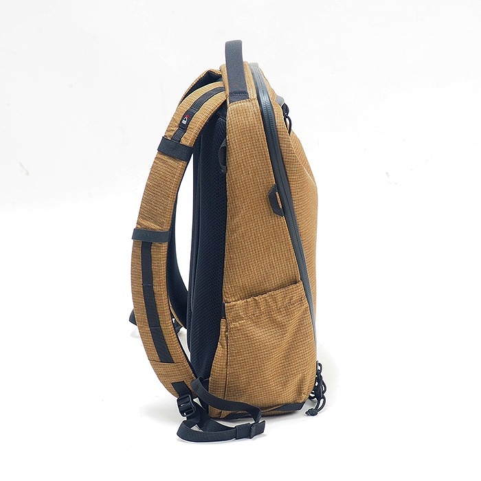 ハクバ LUXXe グリッド ジップバックパック M