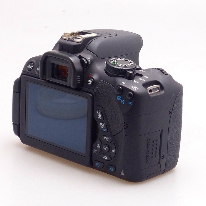 キヤノン EOS KISS X7I ボデイ