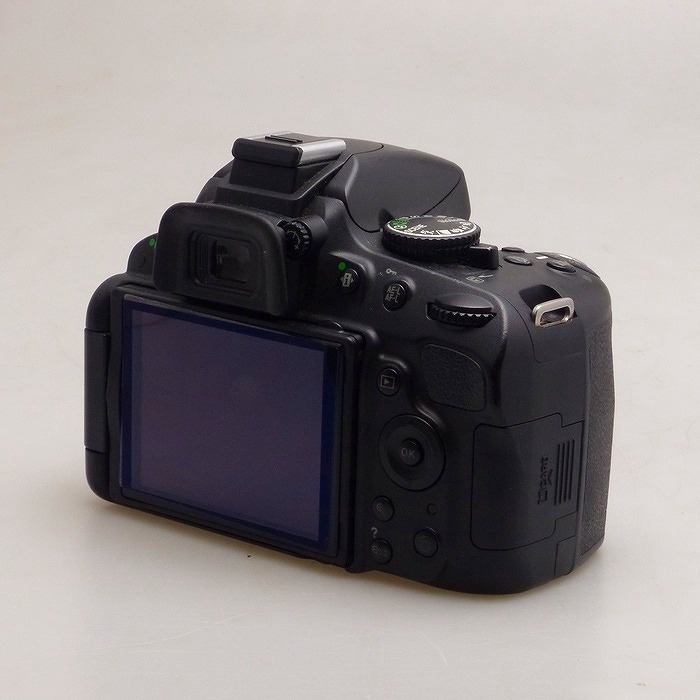ニコン D5100