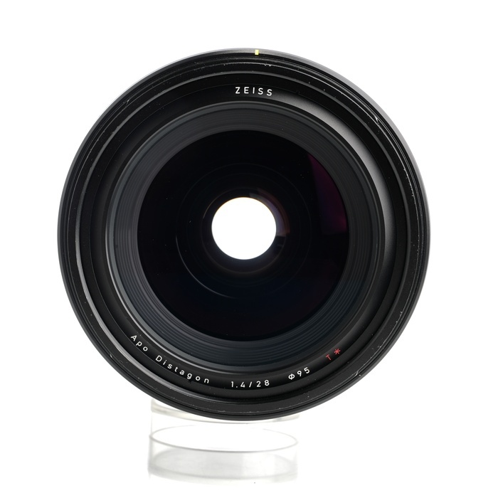 コシナ Otus 28/F1.4 ZE（キヤノンEFマウント）