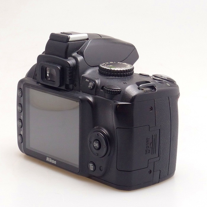 ニコン D3000