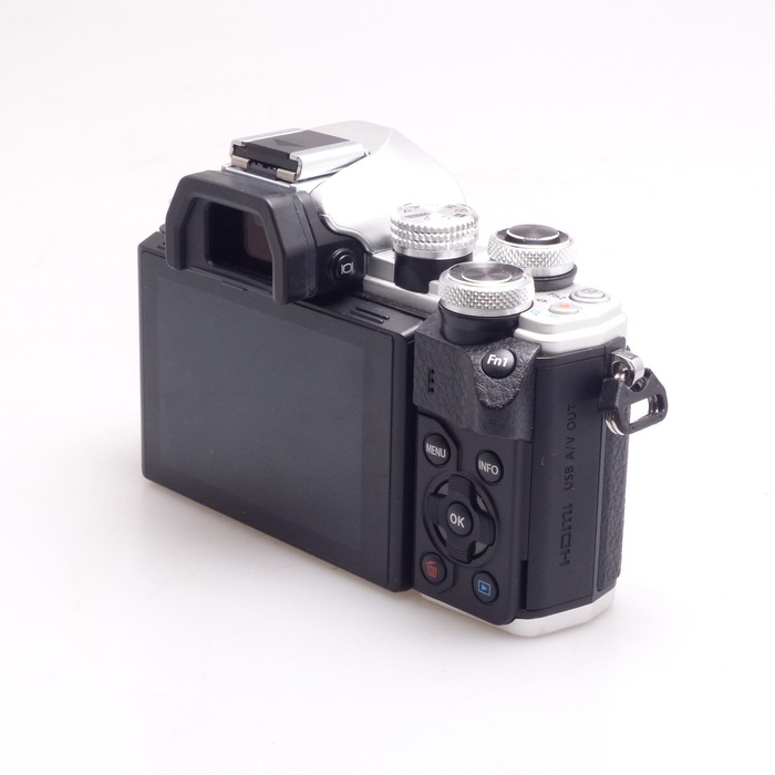 オリンパス OM-D E-M10 MarkII シルバー