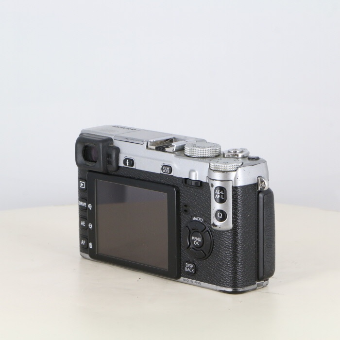 フジフイルム X-E1 ボディ シルバー