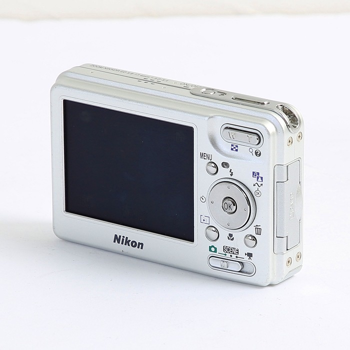 ニコン COOLPIX S1 メタルシルバー