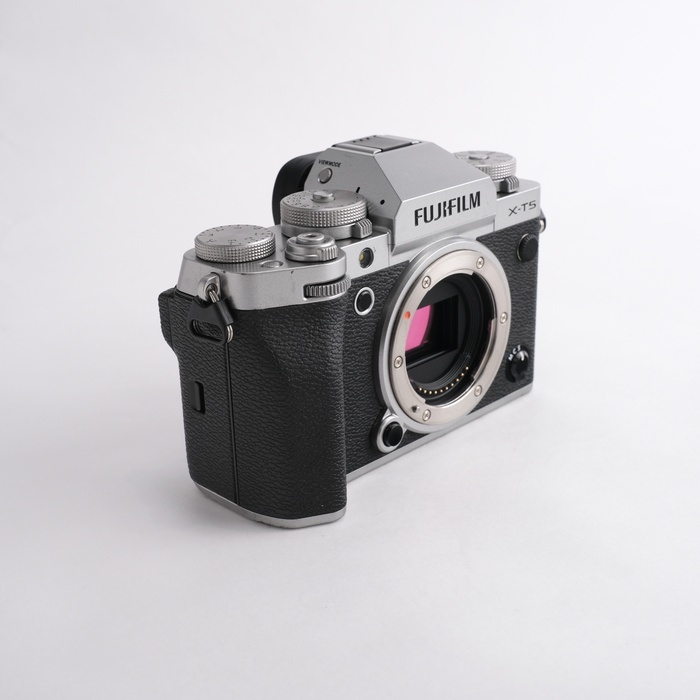 フジフイルム X-T5 ボディ シルバー