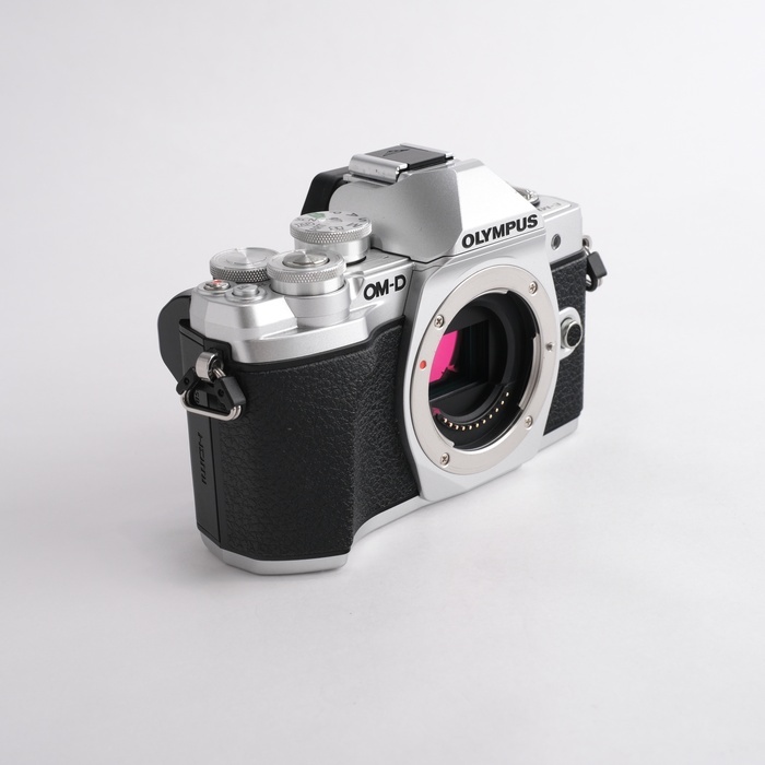 オリンパス OM-D E-M10 MARK3 ボディ シルバー