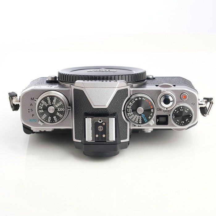 ニコン Z fc ボディ シルバー