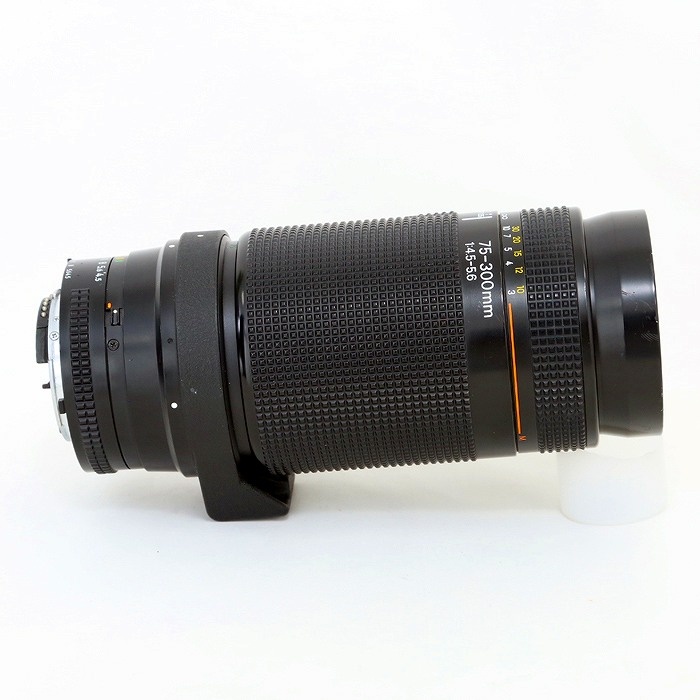 ニコン AF NIKKOR 75-300mm F4.5-5.6（三脚座）