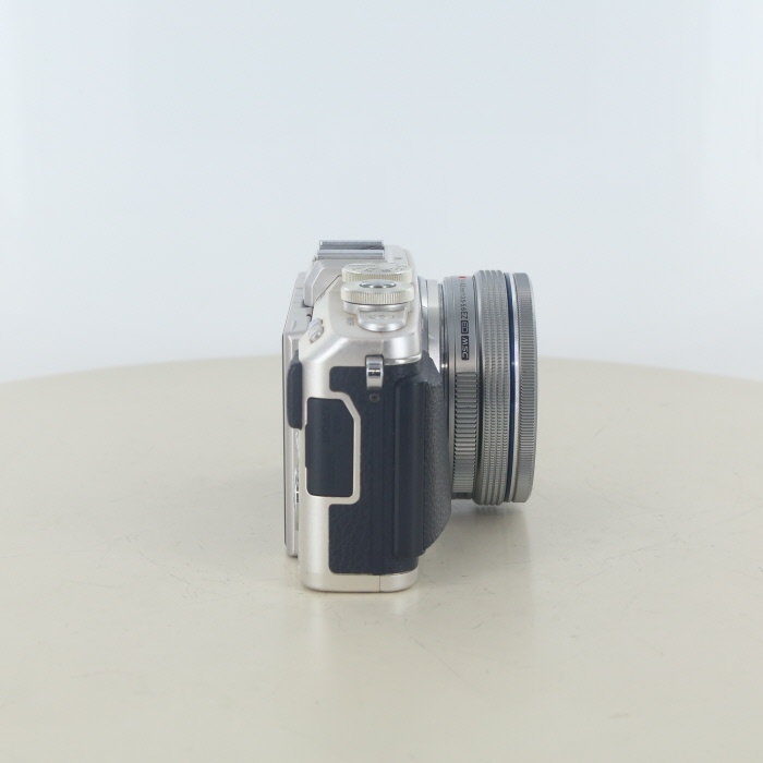 オリンパス PEN Lite E-PL7 14-42EZレンズキット シルバー