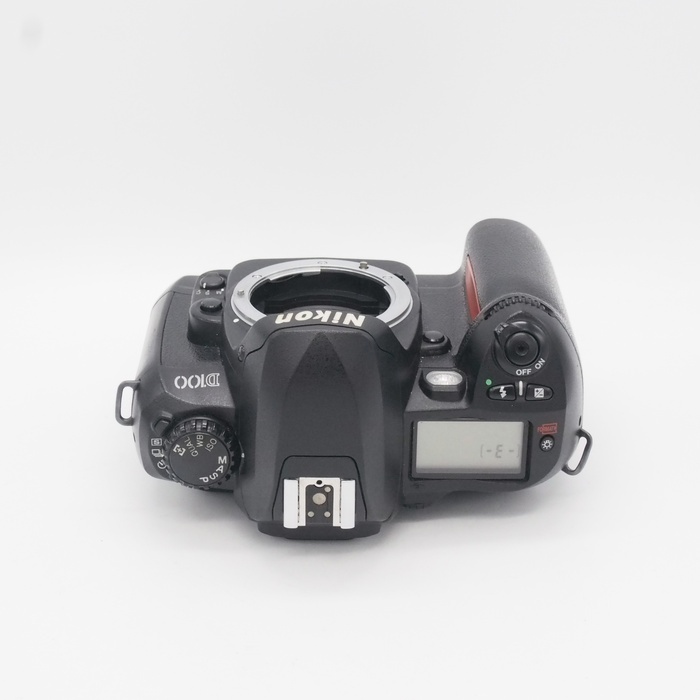 ニコン D100 ボデイ