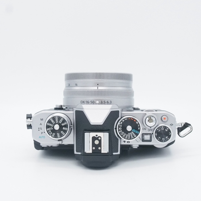 ニコン Z FC 16-50 VR レンズキツト シルバー