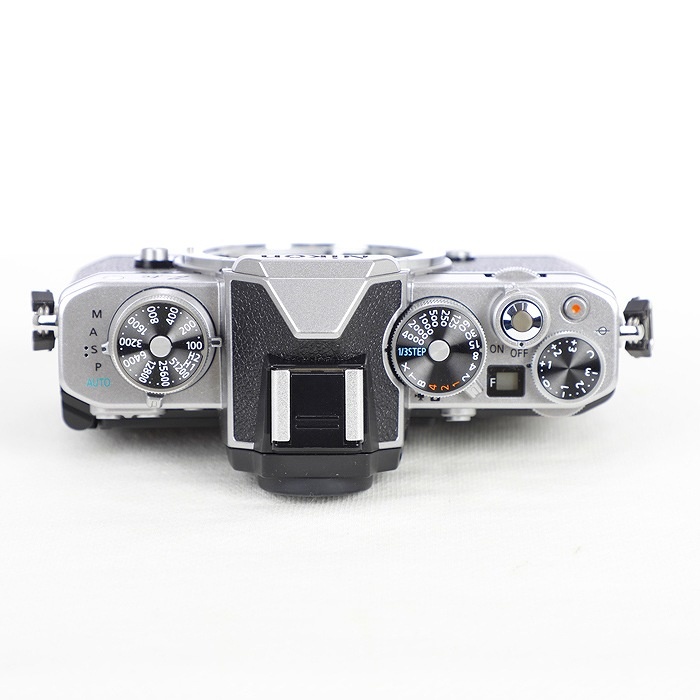 ニコン Z FC ボデイ シルバー