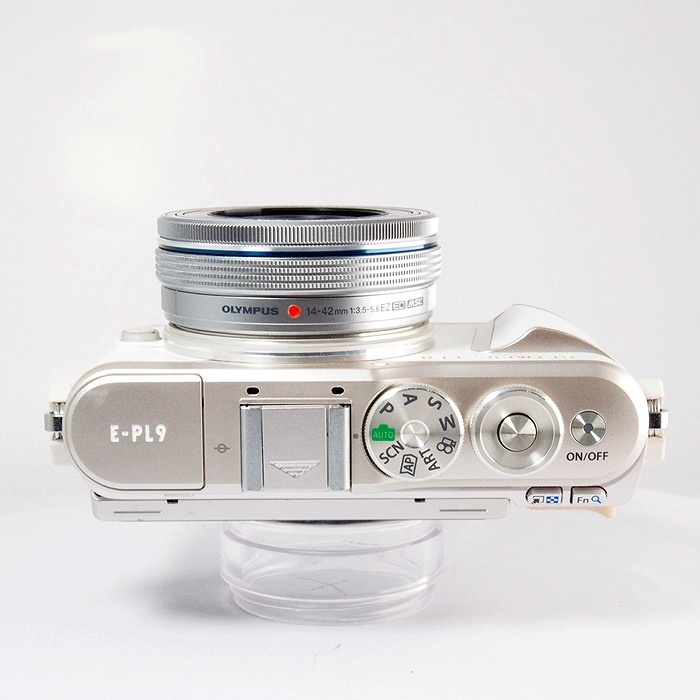 オリンパス E-PL9+14-42EZレンズkit ホワイト