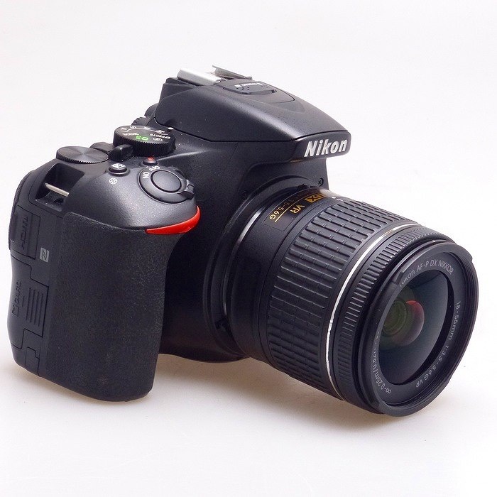 ニコン D5600 18-55VR レンズキツト
