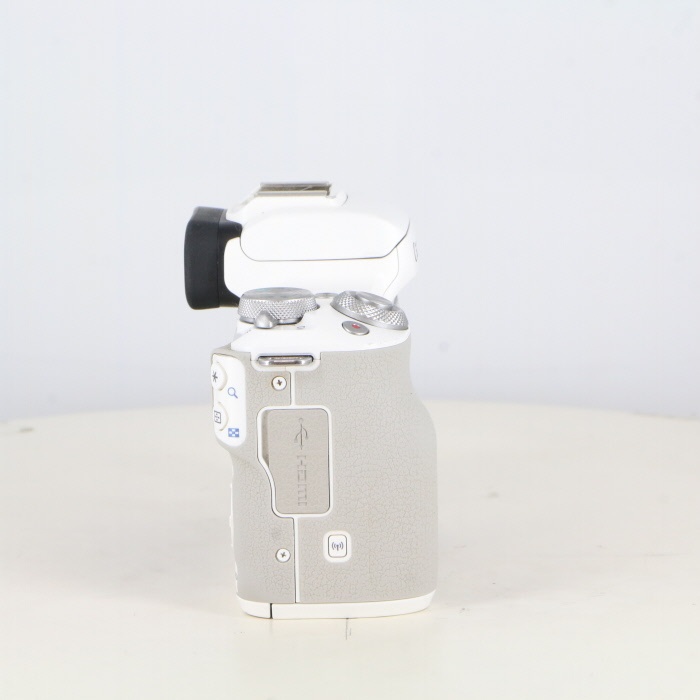 キヤノン EOS KISS M2 ボデイ ホワイト