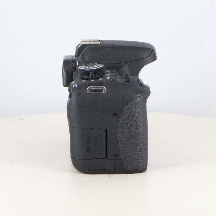 キヤノン EOS KISS X8i ボディ