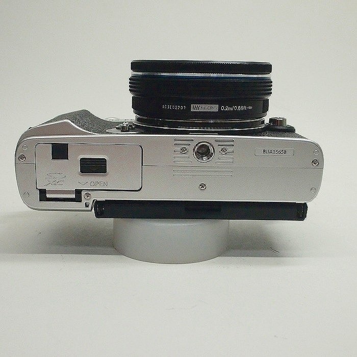 オリンパス E-P7 14-42EZレンズキツト シルバー