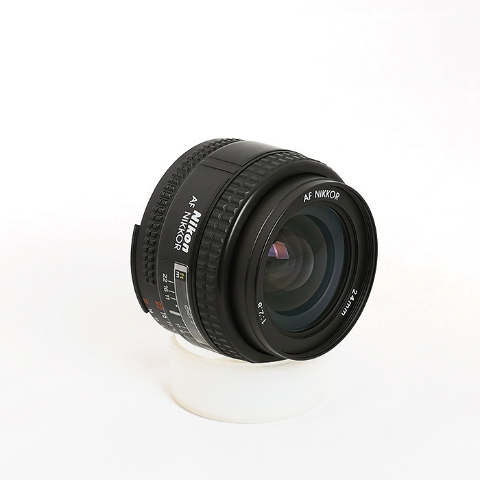 ニコン AF 24/2.8