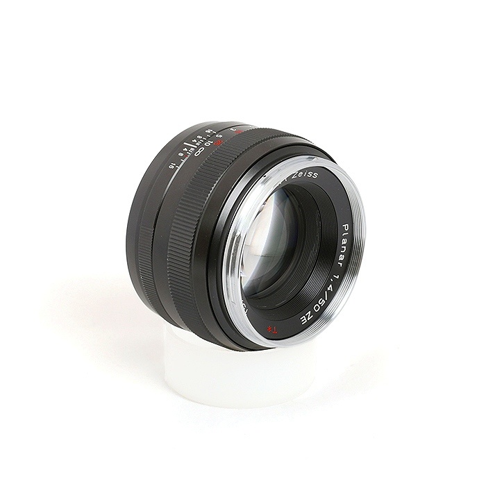 コシナ カールツアイス プラナー T* 50/1.4 ZE