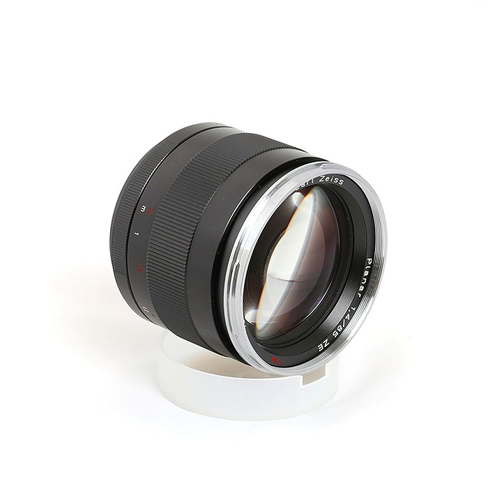 コシナ カールツアイス プラナー T* 85/1.4 ZE
