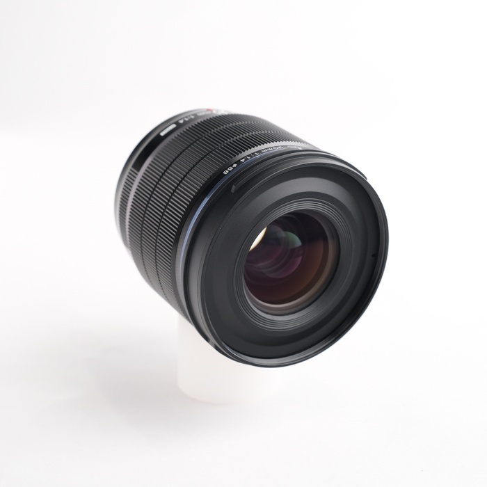 OM SYSTEM OM SYSTEM M.ZUIKO DIGITAL ED20/F1.4 PRO BK