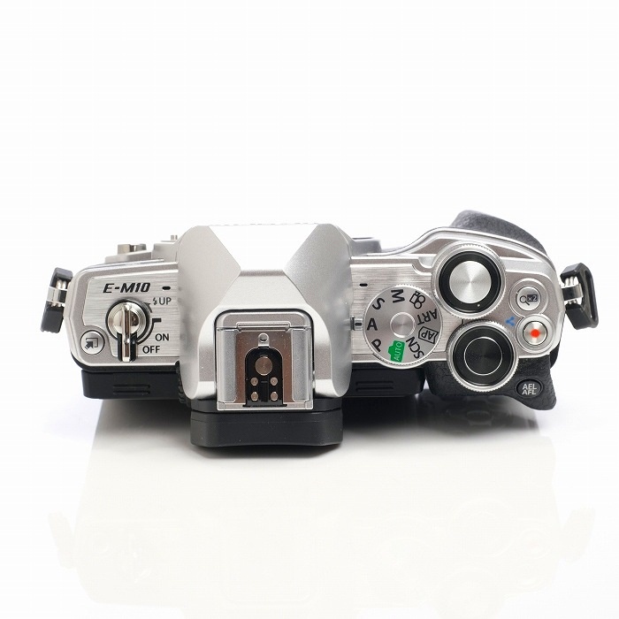 オリンパス OM-D E-M10 MARK4 ボディ シルバー