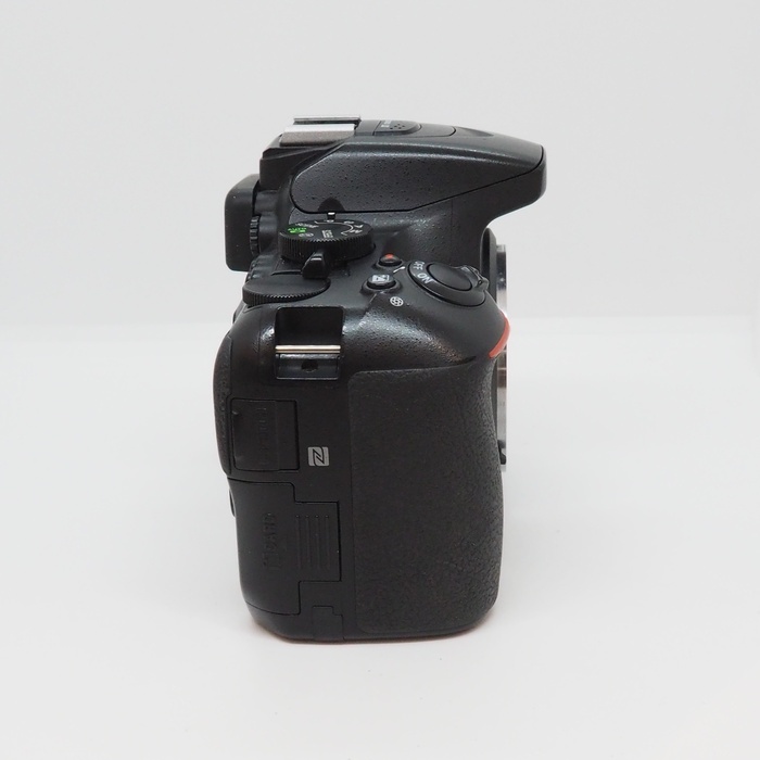ニコン D5600 ボディ