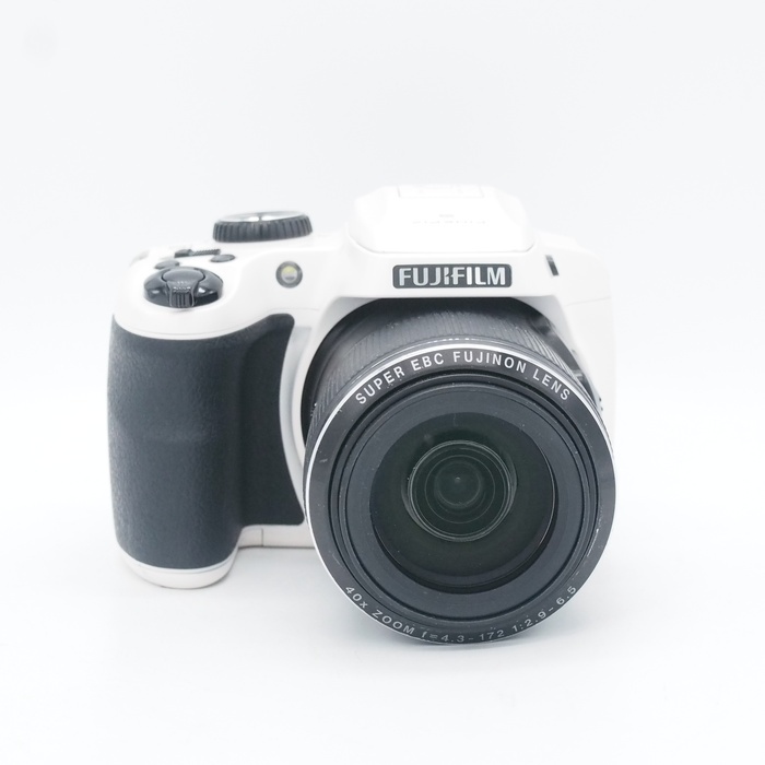 フジフイルム FinePix S8200 ホワイト
