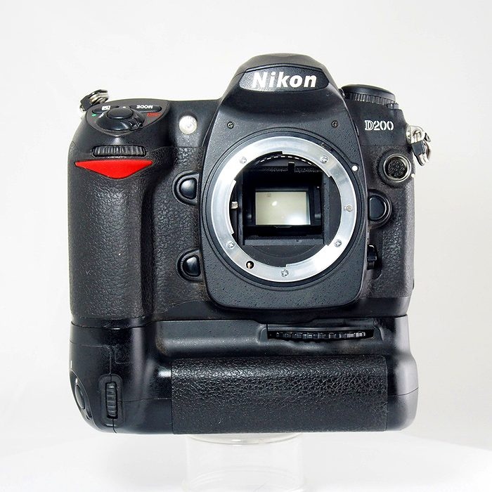 ニコン D200 + MB-D200