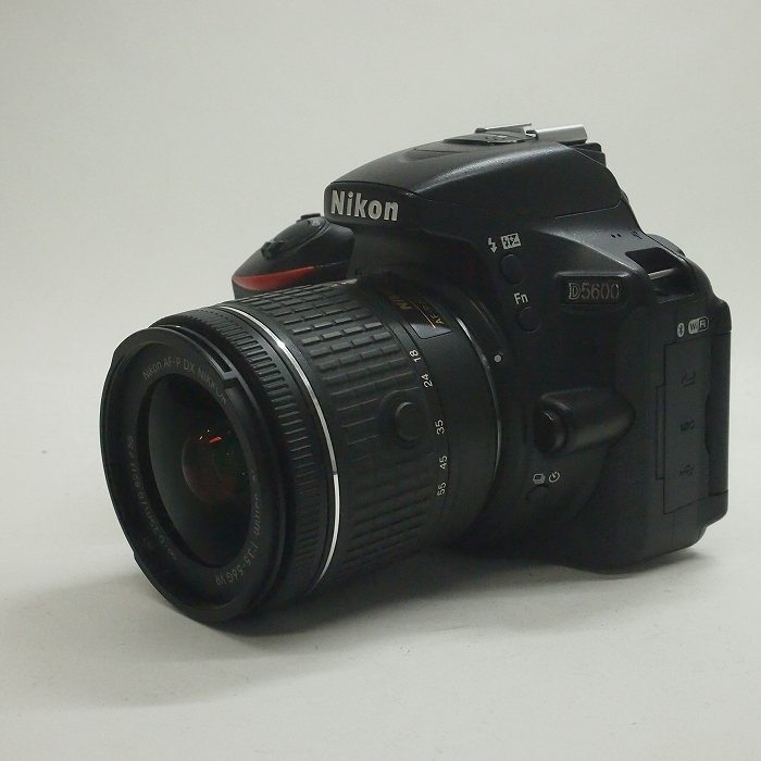 ニコン D5600 18-55VR レンズキツト